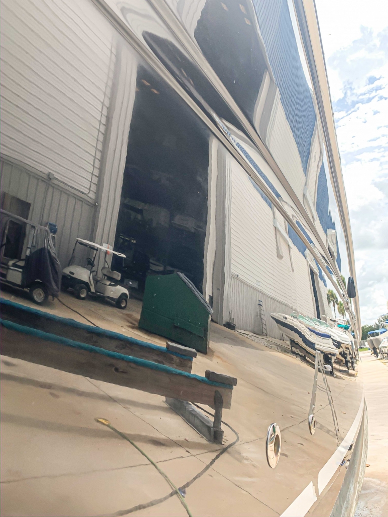 Sea Ray 340 Top side detailing - Photo 02