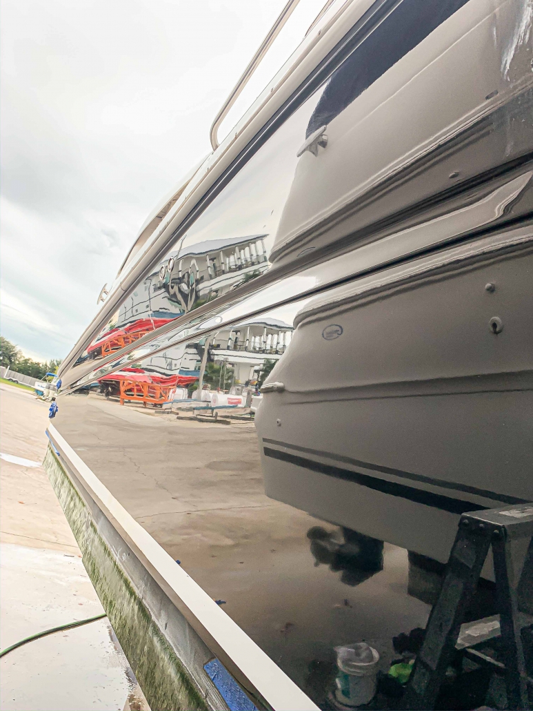 Sea Ray 340 Top side detailing - Photo 13