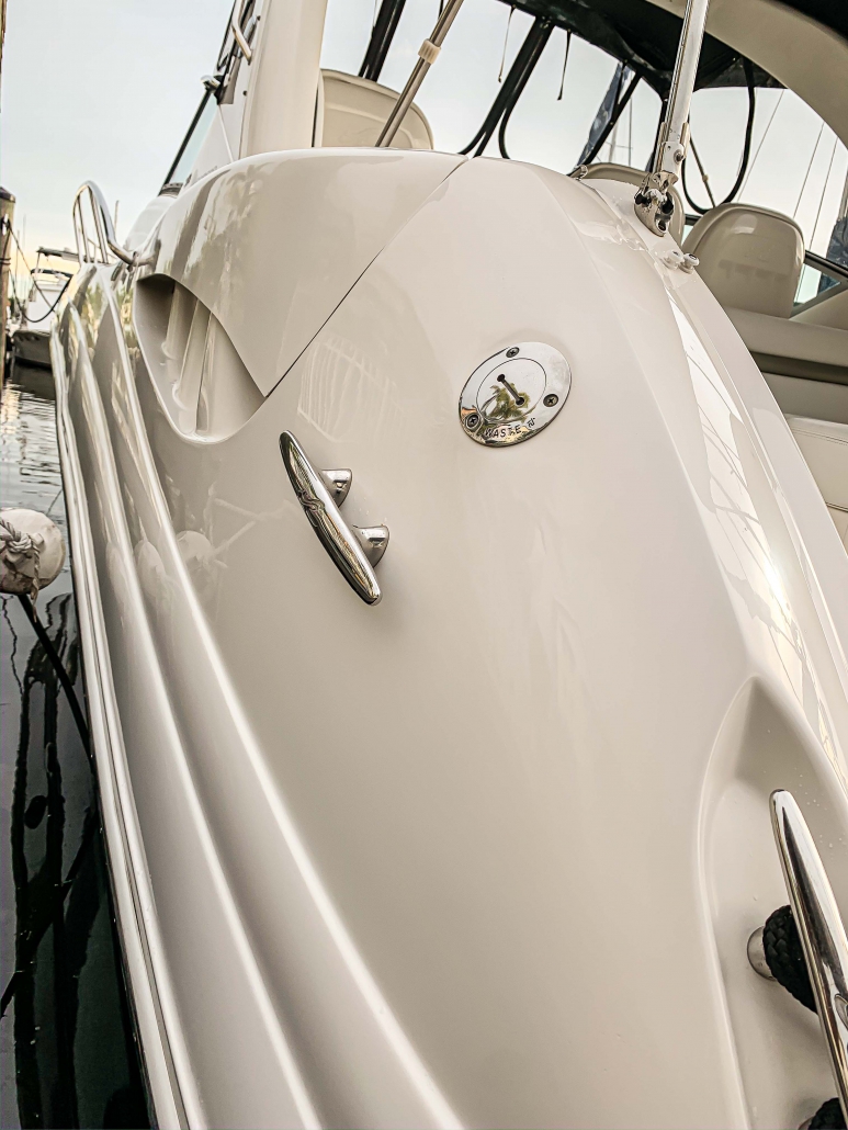 Sea Ray 340 Top side detailing - Photo 17