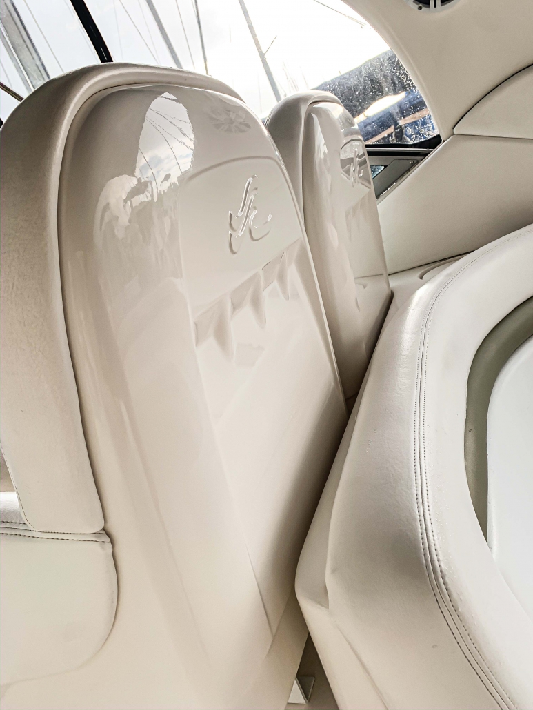 Sea Ray 340 Top side detailing - Photo 19