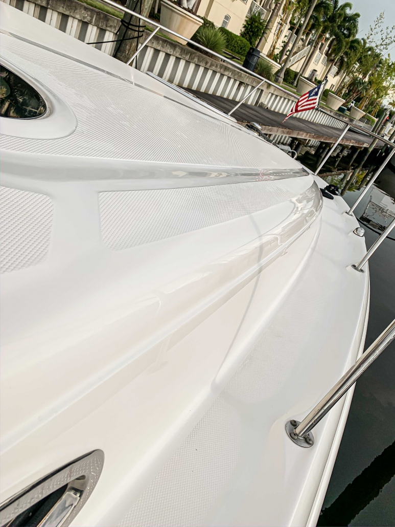 Sea Ray 340 Top side detailing - Photo 23