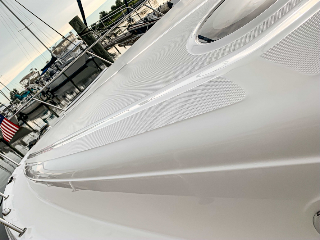 Sea Ray 340 Top side detailing - Photo 24