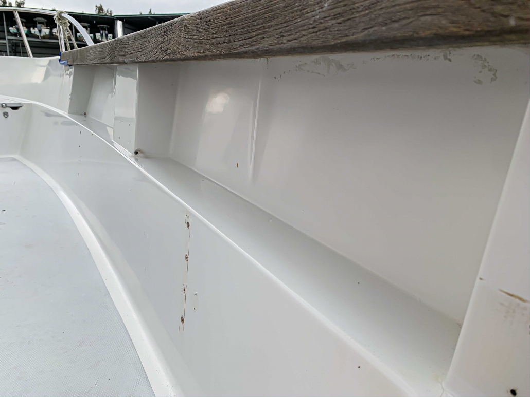 Restoration Robalo 1989 20ft. boat detailing portfolio