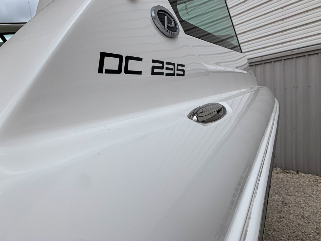 Pursuit 235 - Photo 11