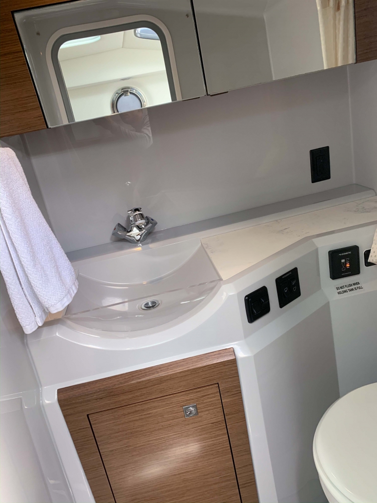 Cruisers Yachts 338 - Photo 20