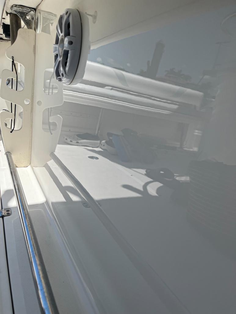 Boston Whaler 32 - Photo 05