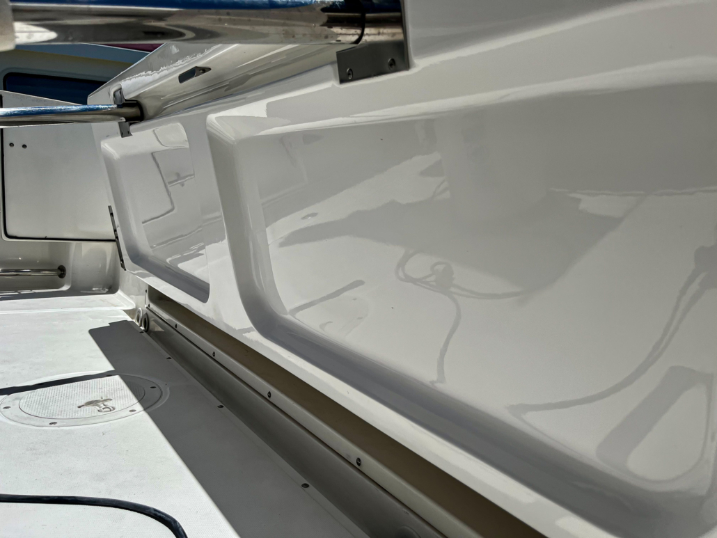 Boston Whaler 32 - Photo 07