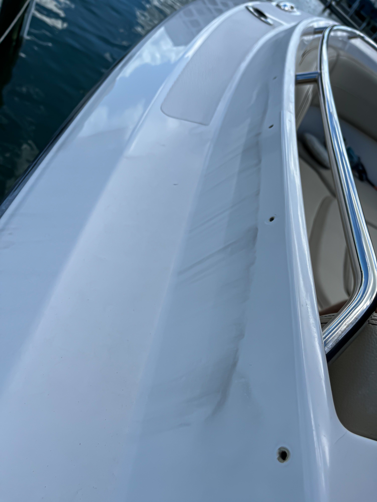 Pursuit 325 - Photo 04